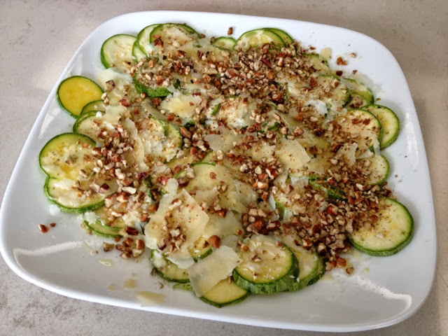 Carpaccio de calabacita y almendras blogger-image-2039972101