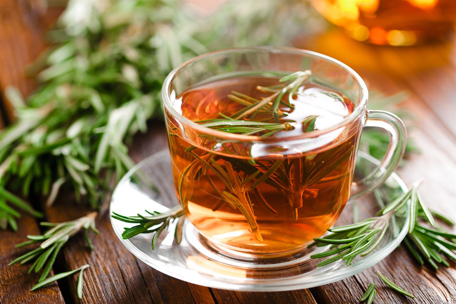 Beneficios del té de romero, para qué sirve y cómo se prepara