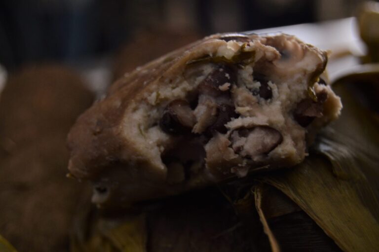 Celebra como en Veracruz: Aprende a preparar tamales de frijol para la Candelaria