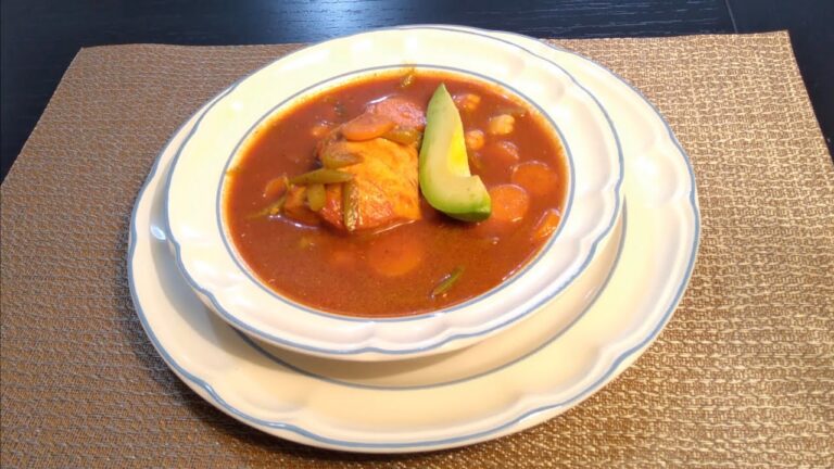 Cocina chilpachole de pollo estilo Veracruz