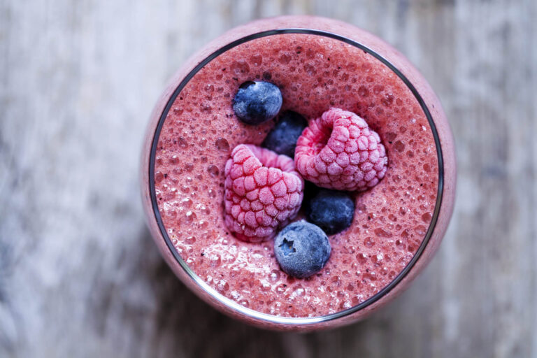 4 licuados que puedes tomar si no tienes tiempo de preparar tu desayuno