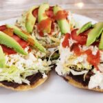 Prepara unas simples y deliciosas tostadas de pollo en Cuaresma maxresdefault (1)